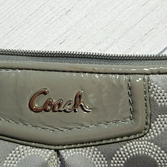 Coach wristlet - Picture 4 of 7